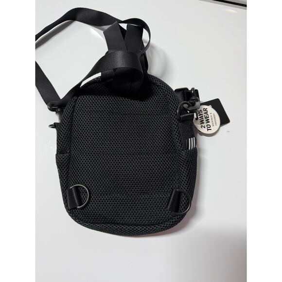 New NWT Adidas black 2-in-1 mini backpack crossbody convertible bag mesh - Picture 2 of 8